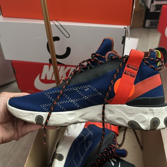 Nike  size 8 women’s ! Only used 3 times. Comes with extra laces & original box - Picture 2 of 5